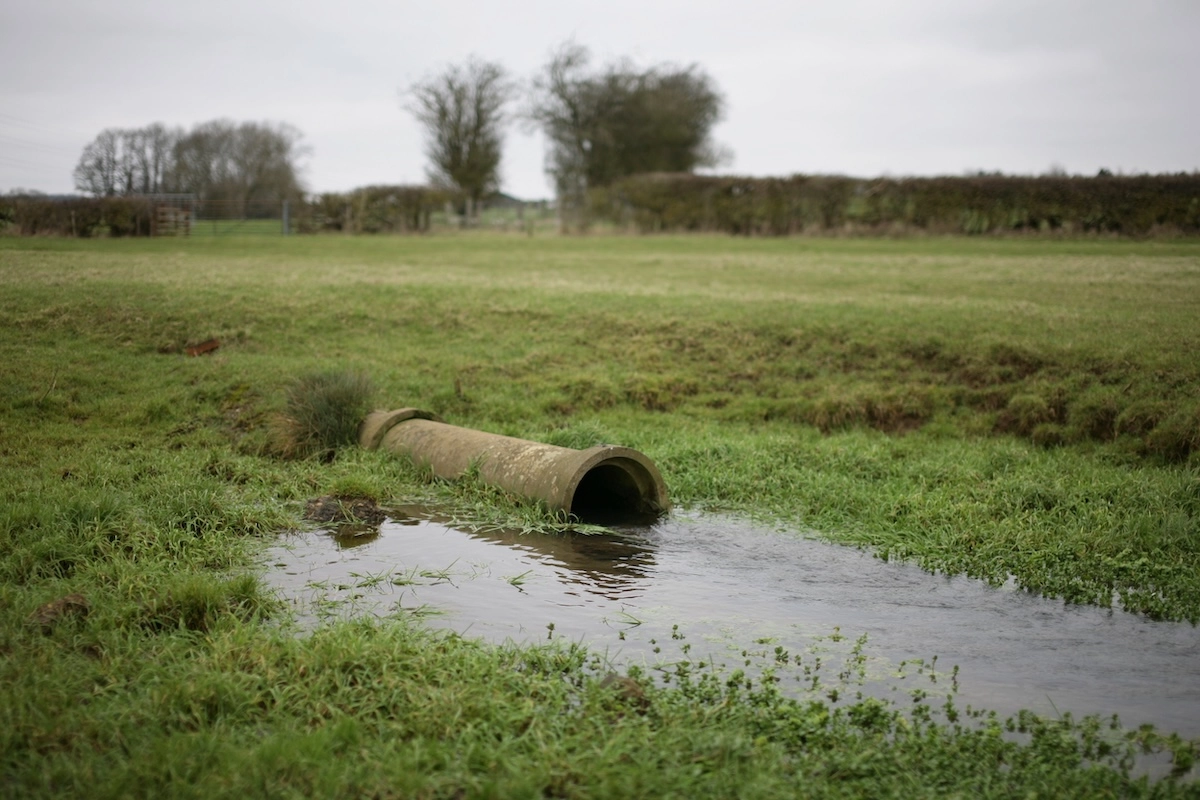  An image from the photographic series Pipe Dreams by Piero Serra