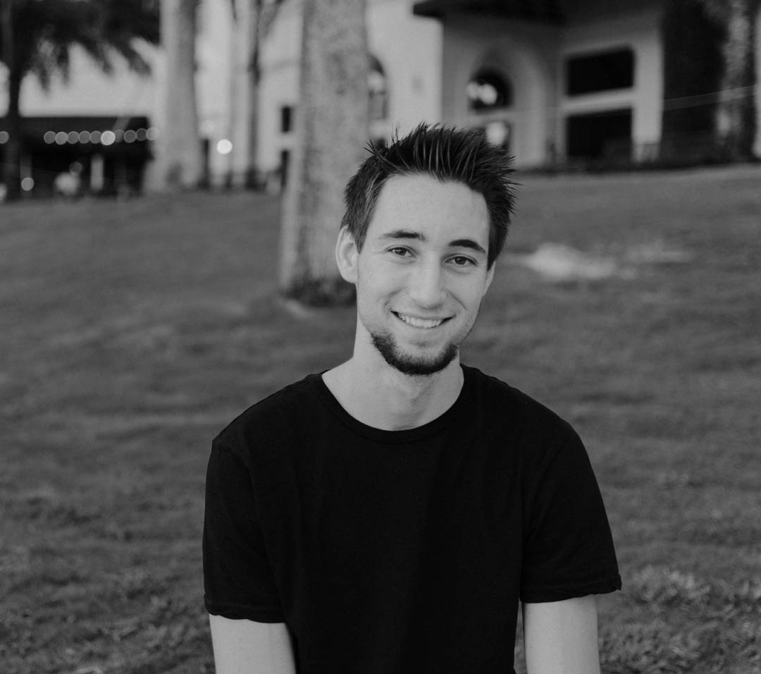 190-930-hunter-johnson-222001edited1bw.jpg