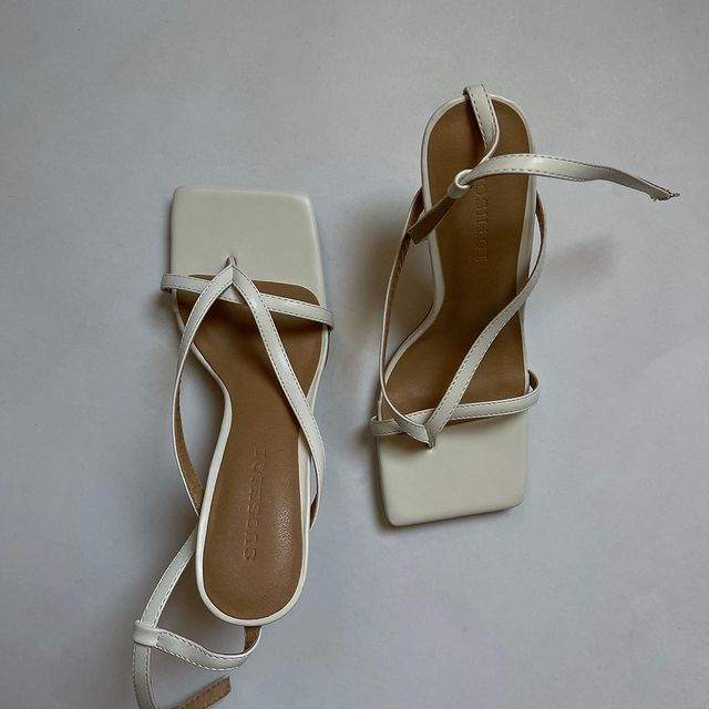 Strappy heeled sandals in white 1793-2514153791269552730441968843856275637611373n.jpg