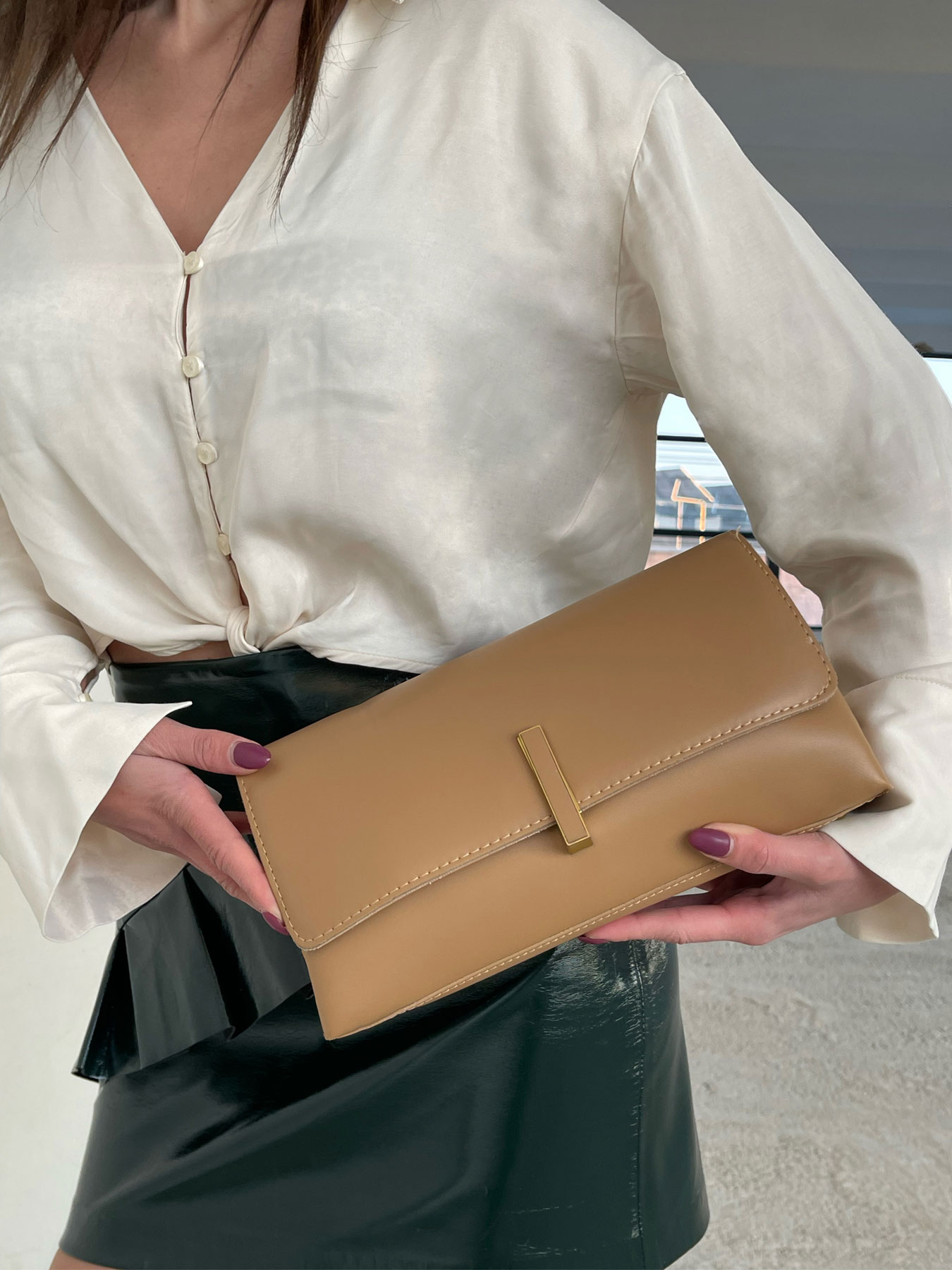 Classic flap bag with two straps 1963-1035ab06-8696-42bf-85c5-aeb535fec135.jpg