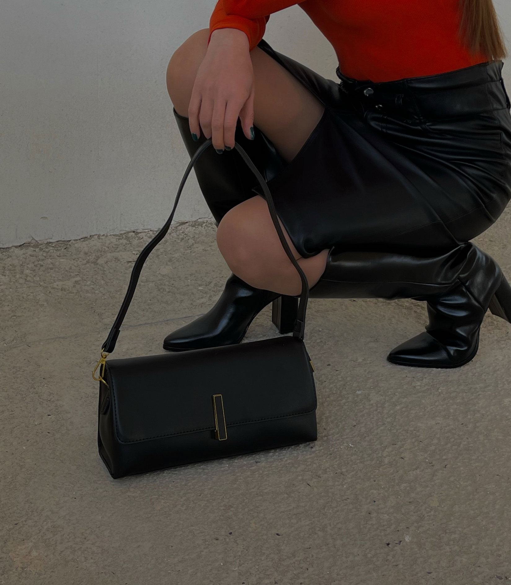 Classic flap bag with two straps 1963-ebf51421-17de-4611-9596-d458cf42adca.jpg