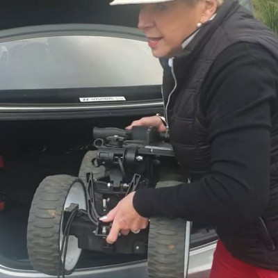 ELECTRIC GOLF CADDY BUYING GUIDE