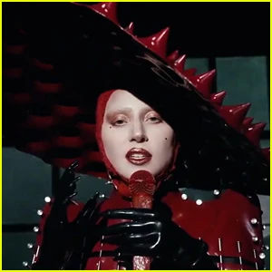 477-lady-gaga-abracadabra-17392300607779.jpg