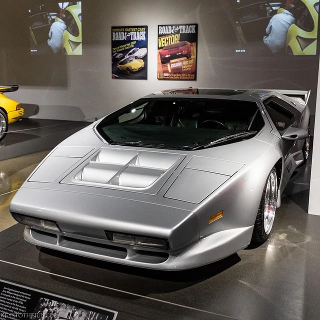 Vector W 7 1993 Vector W8