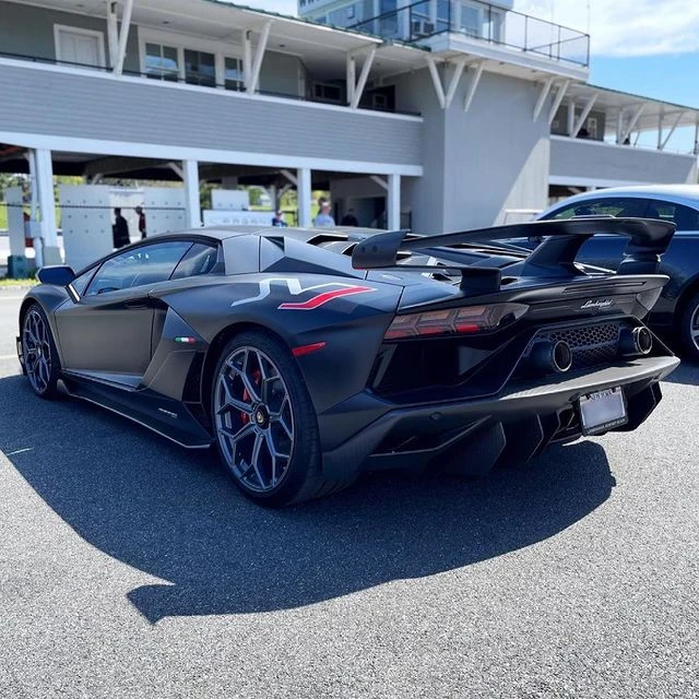 2021 Lamborghini Aventador SVJ