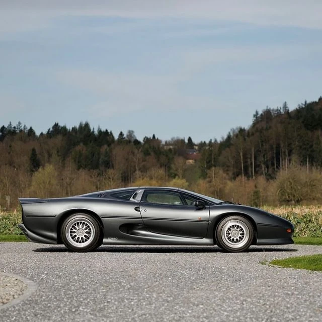 1993 Jaguar XJ220