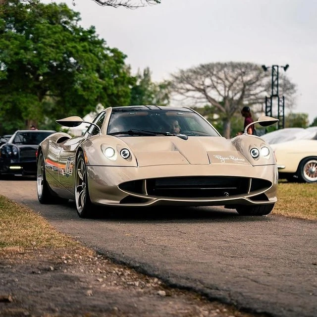 2021 Pagani Huayra Codalunga