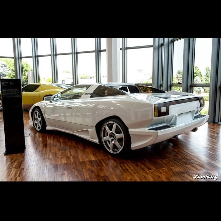 1991 Lamborghini P140