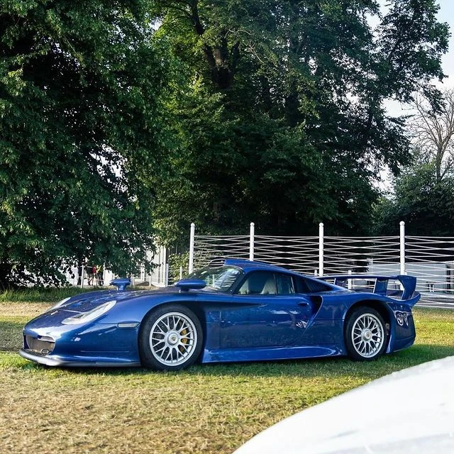 1998 Porsche 911 GT1 Evo Straßenversion