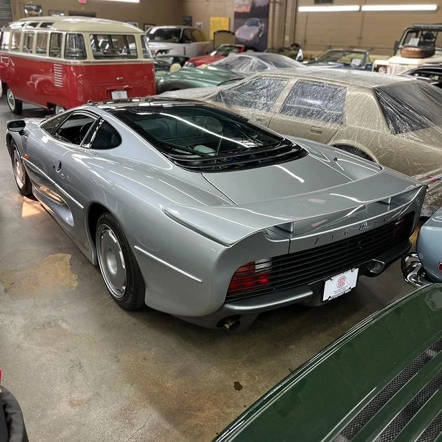 1994 Jaguar XJ220