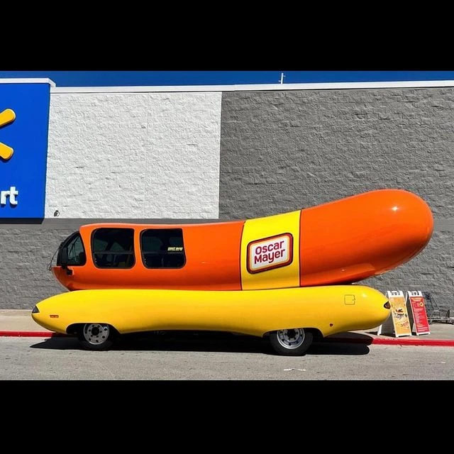 2016 Oscar Mayer Wienermobile