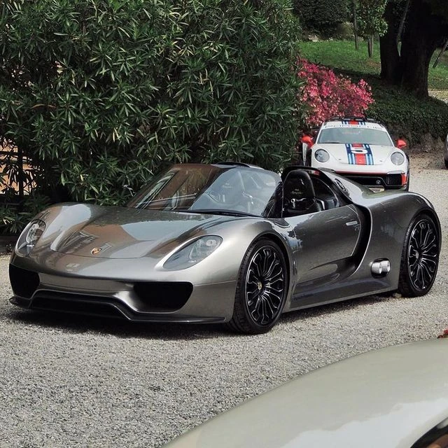 2010 Porsche 918 Spyder Concept