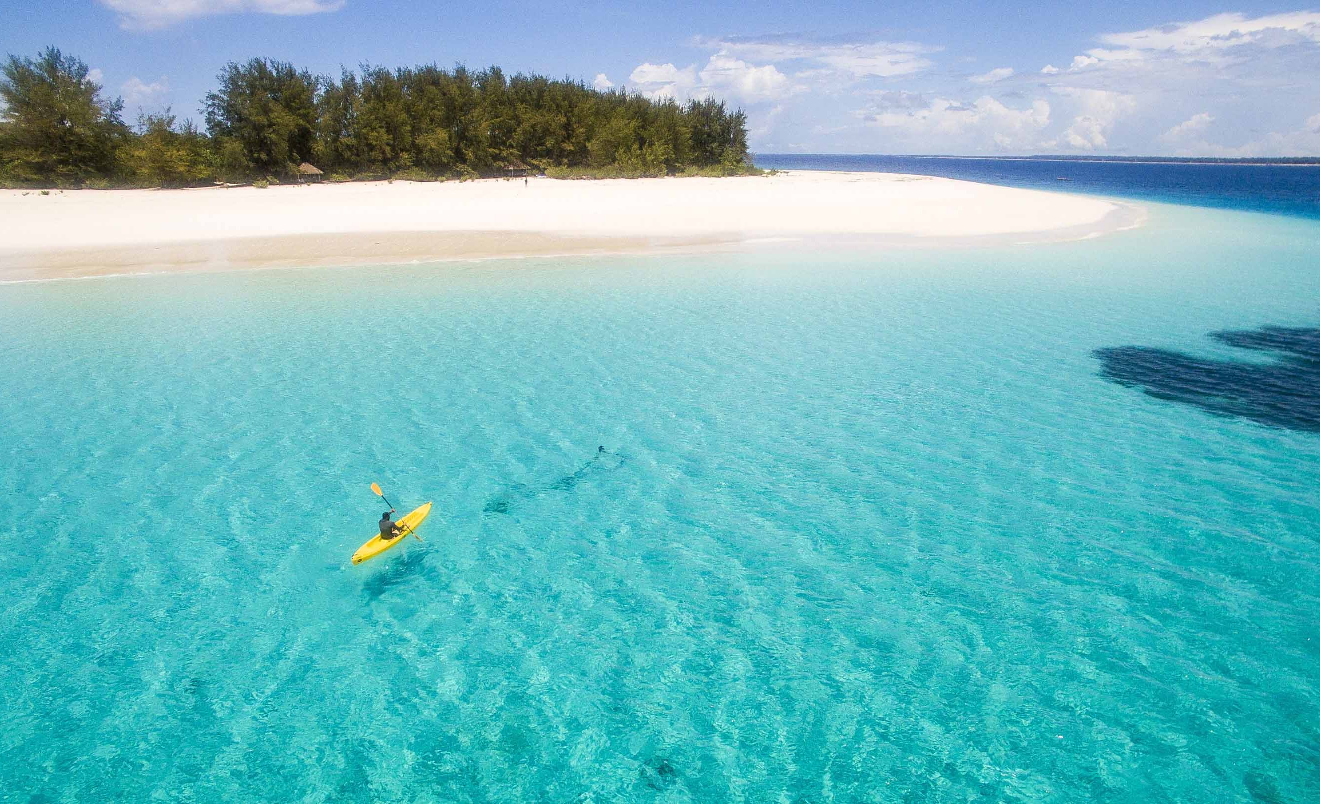 107026631622936-mnemba-island-zanzibar-kayaking.jpg