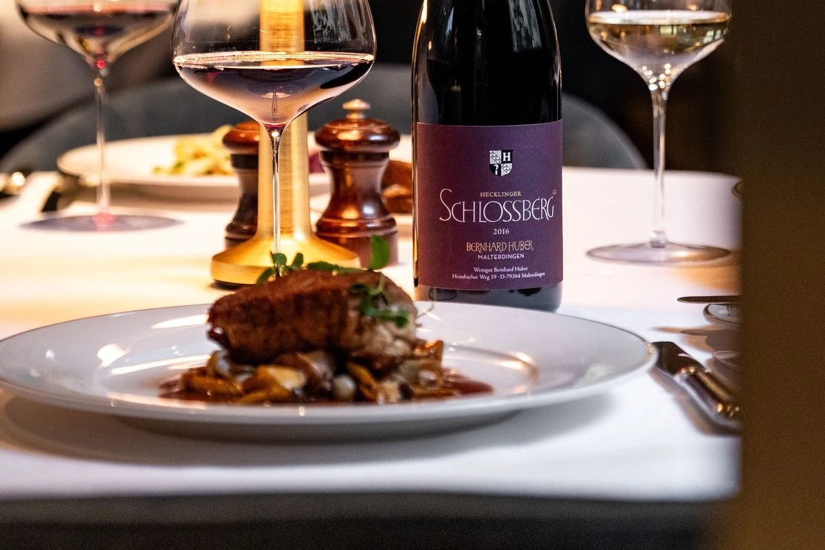 Ris de veau croustillant et son jus, servi au Restaurant Marcel à Anvers