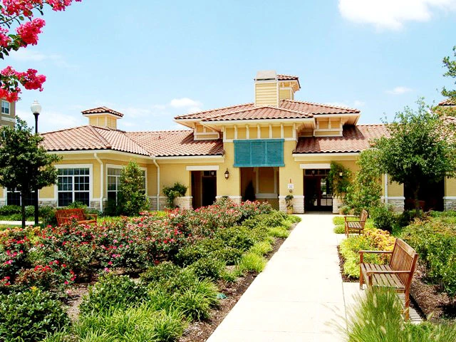 🛁 Plano 2BR with Garden Tub from $1,719: Second Chance Leasing Near Liberty High