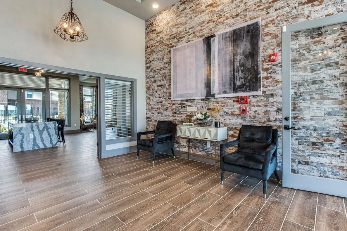 🏡 Garland 1BR from $1300 – Second Chance Leasing with Theater Room, Dog Park & Game Lounge