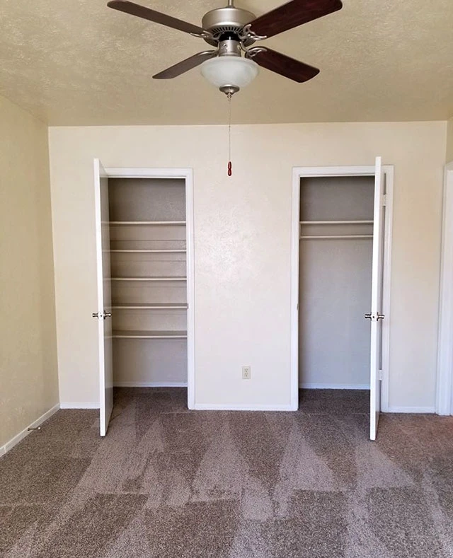 East Irving Second-Chance Leasing – 1 Bedroom from $1,145 (Picnic Areas + Laundry Room)