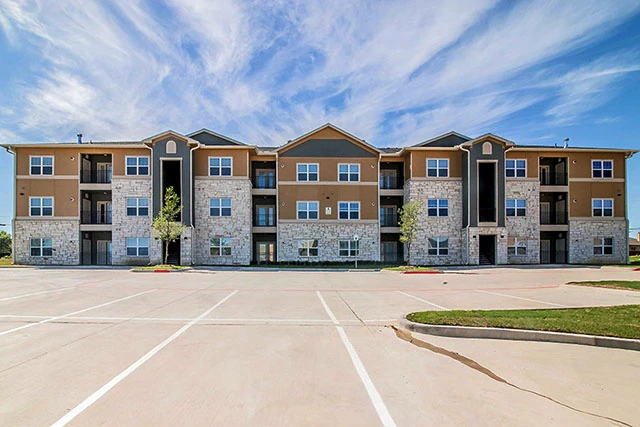 Mesquite, TX Second-Chance Leasing – 2 Bedroom from $1,199 (Fitness Center + Pool)