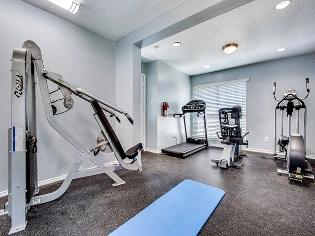 🛏️ Second Chance Leasing in Carrollton | 1-Bedroom Apartments with Walk-In Showers & Premium Countertops Near White High School