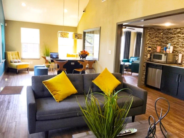 🏡 Second Chance Leasing in Northeast Dallas | 1-Bedroom Apartments with Fireplaces & Volleyball Courts Near Smith High School