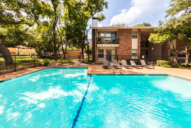 ✈️ Second Chance Leasing in North Dallas | 2-Bedroom Apartments Near Addison Airport with Breakfast Bars & Built-In Bookshelves
