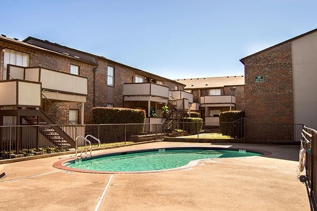 🛍️ Second Chance Leasing in North Dallas / Addison Near Galleria Mall | 2-Bedroom Apartments with Wet Bars & Two Pools