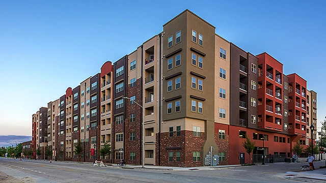 🌆 Second Chance Leasing in Downtown Fort Worth | 1-Bedroom Apartments with Garden Tubs & Community Garage Near Paschal High