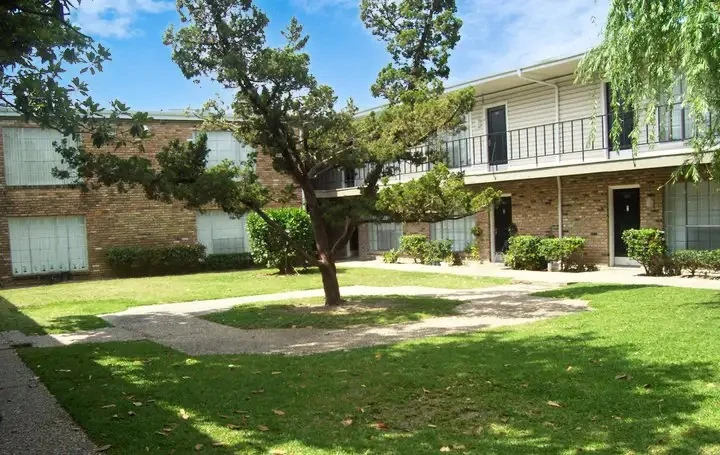 🌆 Second Chance Leasing in Houston Galleria Area | 2-Bedroom Lofts & Townhomes Near Wisdom High