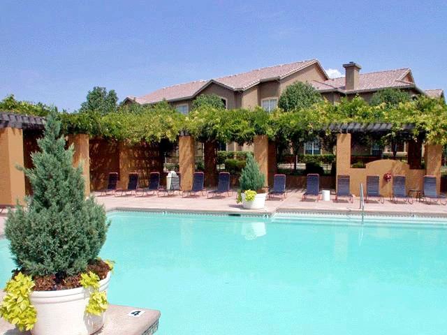 🏙️ Far North Dallas Second Chance Leasing | 2-Bedroom Apartments with Garden Tubs & Crown Molding Near Shepton/West High