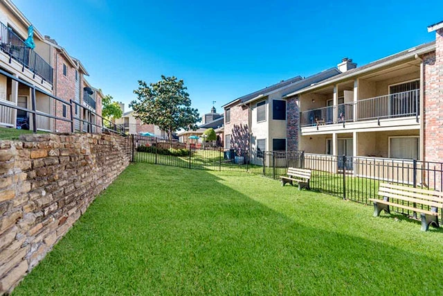 🏡 Carrollton Second Chance Leasing | 1-Bedroom Apartments with Fireplaces & Tennis Court Near Creekview High
