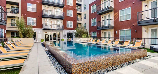 Second Chance Leasing Uptown – 2 Bedroom from $2,566 (Pool + Parking Garage)