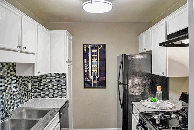 Second Chance Leasing North Dallas / Addison – 2 Bedroom from $1,276 (Fitness Center + 2 Pools)