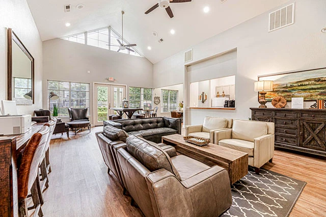 🏡 Frisco Second Chance Leasing | 2-Bedroom Apartments with Hot Tub & Premium Appliances Near Frisco High