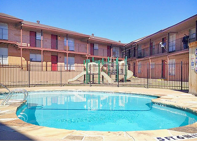 🎨 Bishop Arts Second Chance Leasing | 2-Bedroom Apartments with All Utilities Included Near Sunset High