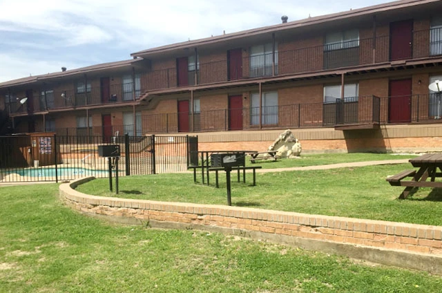 Second Chance Leasing Bishop Arts – 1 Bedroom from $905 (2 Pools + Gated Entry)