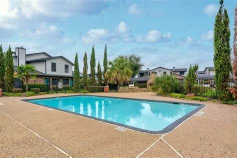 Second Chance Leasing Denton / UNT / TWU – 2 Bedroom from $1,334 (2 Pools + Washer/Dryer Connections)