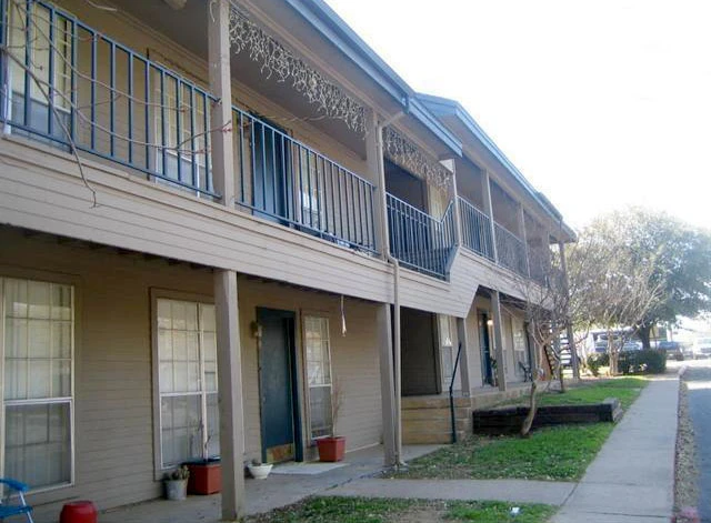 Second Chance Leasing Arlington — 1 Bedroom Loft | $950 • Small Community • No Weight Limit