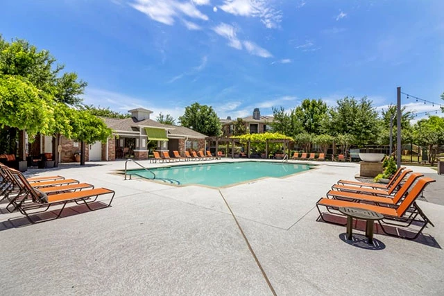 Second Chance Leasing McKinney TX – 1 Bedroom From $1,190 | Crown Molding + Dog Park