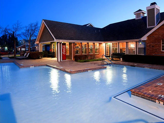 ⭐ Second Chance Leasing Las Colinas / Irving | 2 Bedroom $1,324–$2,069 • 849–936 sq ft • Full W/D Machines + Fireplaces (Select Units)