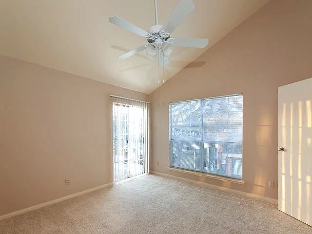 ⭐ Second Chance Leasing Las Colinas / Irving | 2 Bedroom • 1 Bath $1,324–$2,029 • 849 sq ft • Full W/D Machines