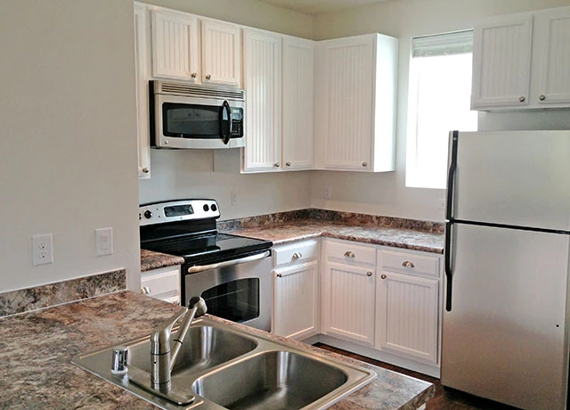 Second Chance Leasing The Colony TX — 1 Bedroom $1,103 | 2 Pools + High Ceilings