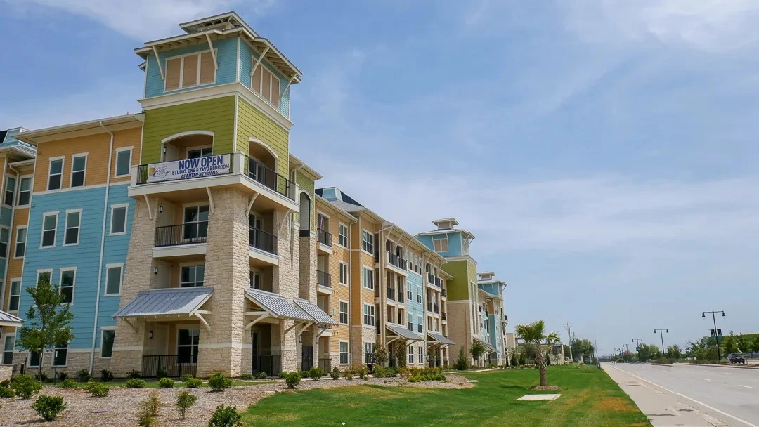 🌅 Live Comfortably in Little Elm, TX – Stylish Apartments with Resort Amenities 1/1$1349