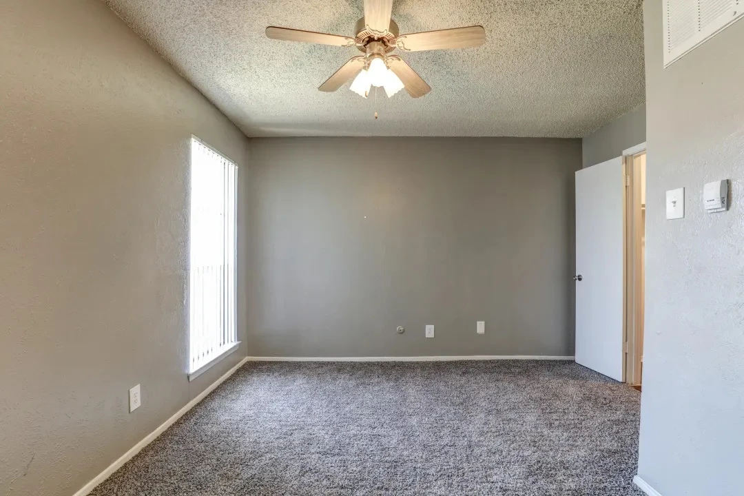 Best Questions to Ask a Landlord Before Signing a Second Chance Lease with Bad Credit (7 Tips)