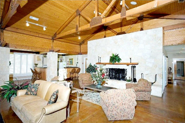 Carrollton Second Chance Apartments — 2Bedroom from $1,428 • Resort-Style Pools