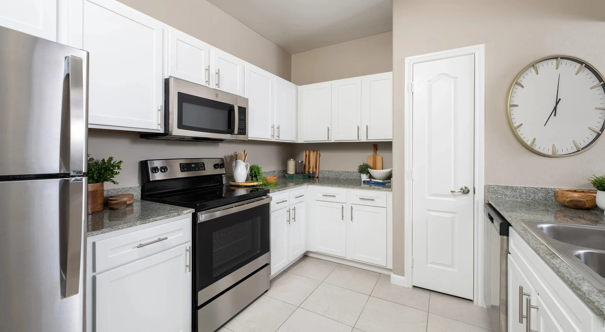 Farmers Branch Second Chance Apartments — Two Bedroom from $1,721 • Elevators + Parking Garage