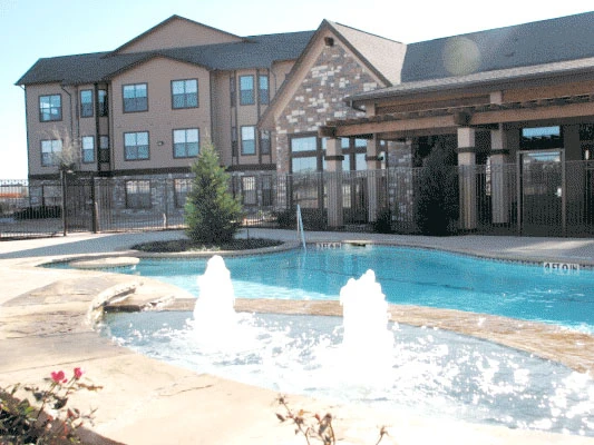Waxahachie 2 bedroom unit w/Fitness center