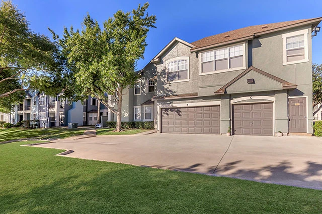 🏞️ Lewisville 1BR with Attached Garage from $1,307: Second Chance Leasing in a Lakeside Oasis - Fitness center & two pools