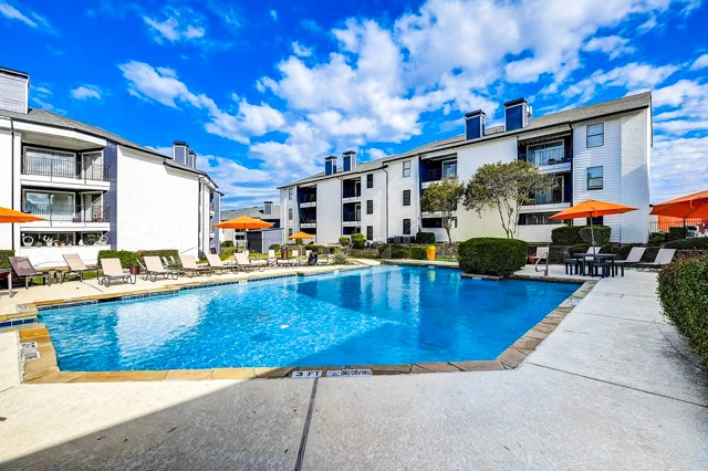 Northwest Dallas Second Chance Leasing — 2BR from $1,605 | 2 Pools + W/D Connections
