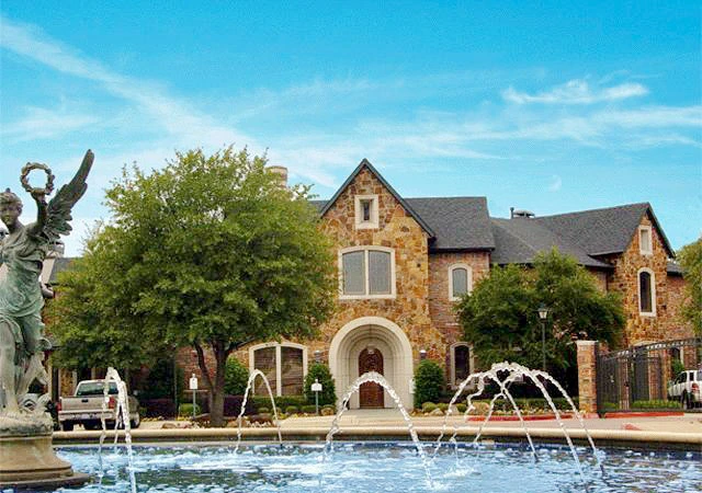 Farmers Branch 1BR + Den with Garden Tub from $1,509: Second Chance Leasing with 4 Weeks Free