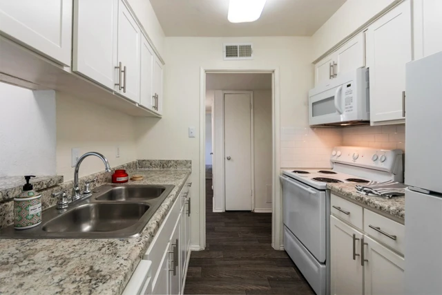 North Dallas (Near Addison & Addison Airport) Second Chance Leasing — 1BR from $900 | Courtyard Pool • Wet Bars • W/D Connections*